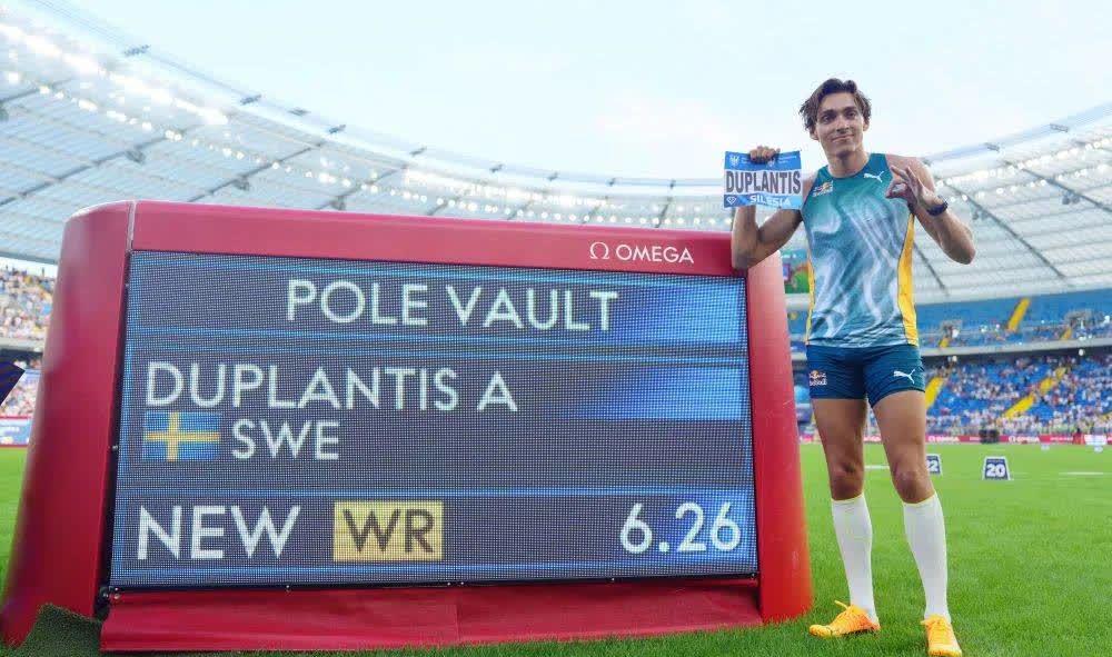 纳达尔迎来二十赛季出色发挥，利物浦观众热烈欢呼！