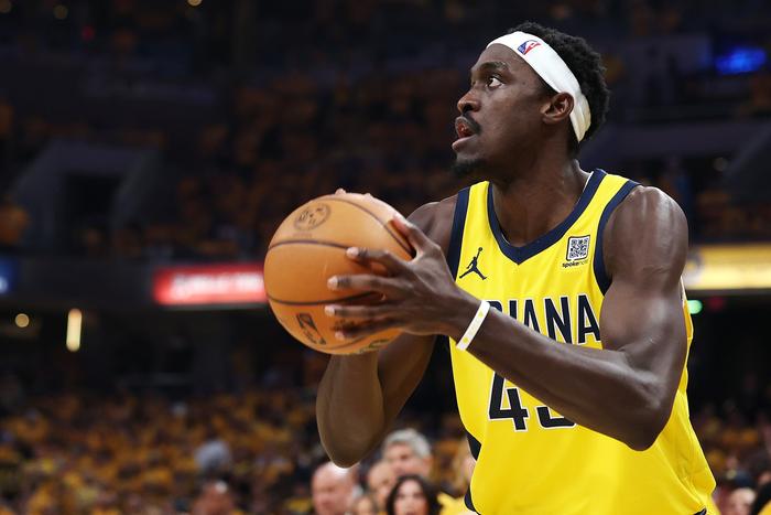 西亚卡姆意外战胜法国队，重要助攻引爆全场！