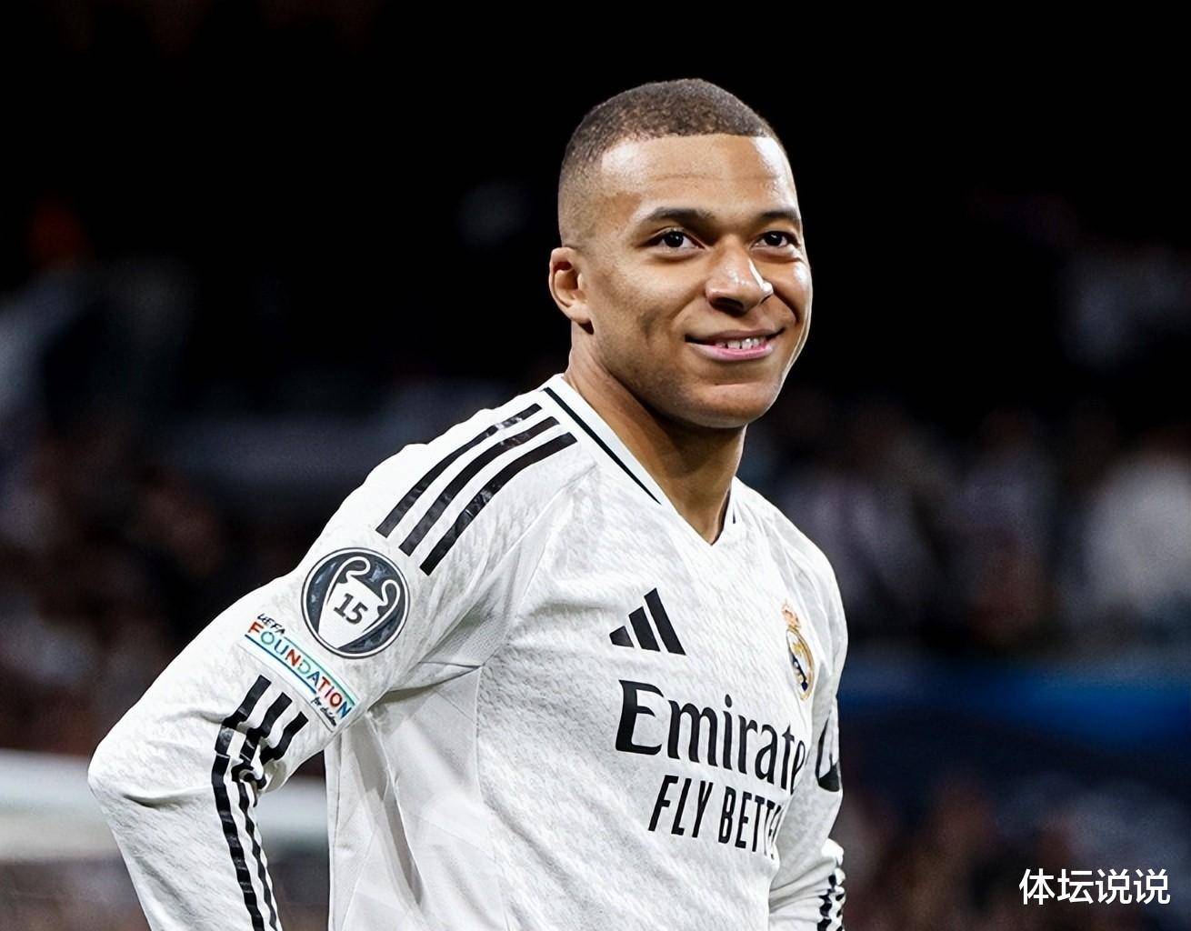 姆巴佩重返赛场，领先优势明显首场状态出色，雄鹿观众沸腾！