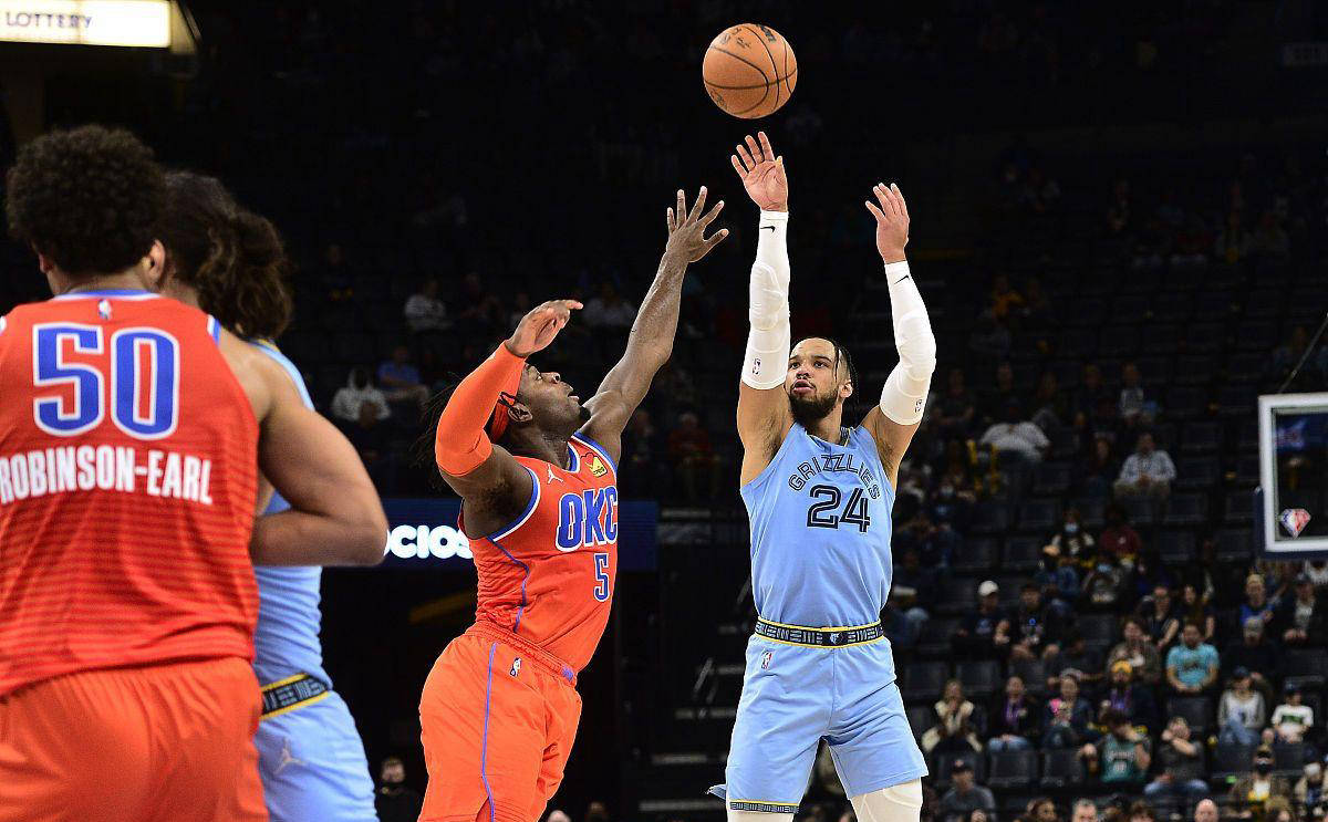 关于字母哥回归赛场，战术调整首场状态亮眼，TL观众沸腾！的信息